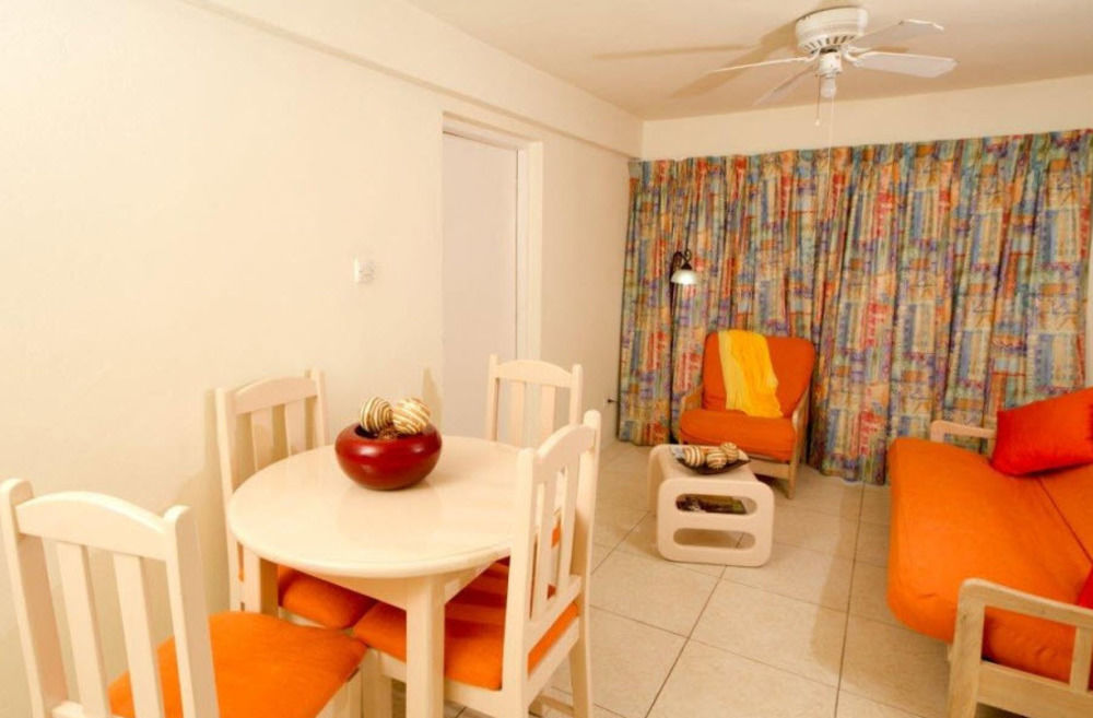 Melrose Beach Apartments Inc Bridgetown Dış mekan fotoğraf